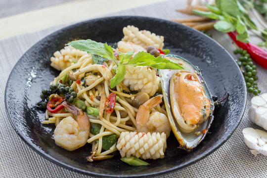 Stir-fried spicy spaghetti with seafoods or drunken spaghetti , Phad Kee Mao Spaghetti
