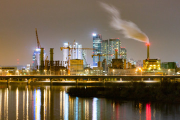 Winter Night View of Thermal Power Plant in Seoul / 서울 겨울 밤 화력발전소 전경