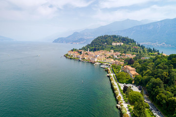 Fototapeta na wymiar Bellagio - Lago di Como (IT) - Vista aerea