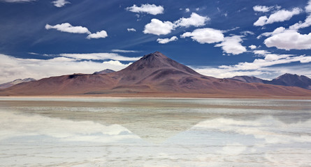Volcano Licancabur behind Laguna Blanca at Siloli desert (Bolivia)