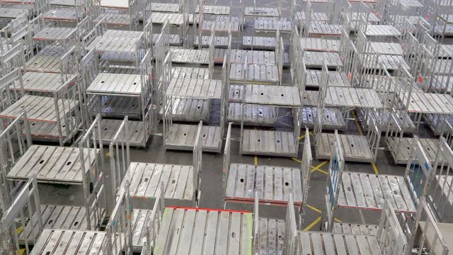 805_The_steel_carts_inside_the_building_of_flower_auction.mov