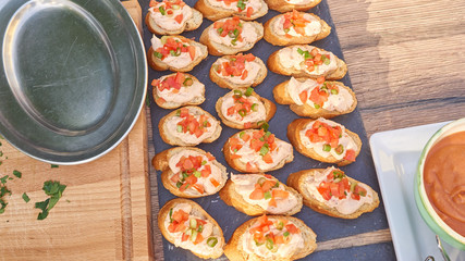 Bruschetta auf Tablett