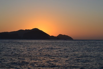Fototapeta premium Sunset during El Nido Island Hopping