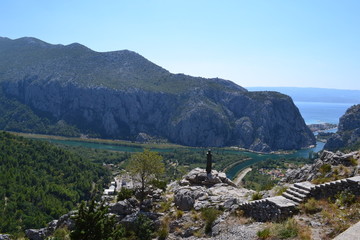 Fototapeta na wymiar Cetina Canyon behind Omis 