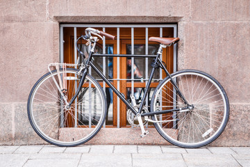 Fototapeta na wymiar Photo of bicycle at window