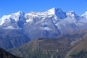 Beautiful mountain landscape on the way to everest base camp. sagarmatha national park. nepal