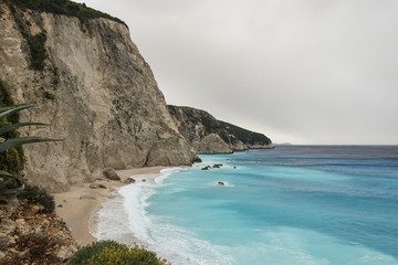 Fototapeta na wymiar Beach on Cape Lefkatas with turquoise colored water