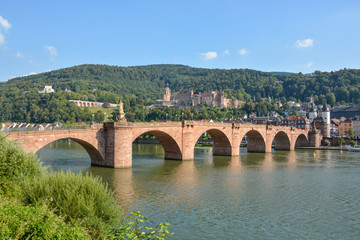 Fototapeta na wymiar The Heidelberg castle and Carl Theodor bridge