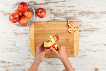 Step by step recipe for open apple pie with nuts