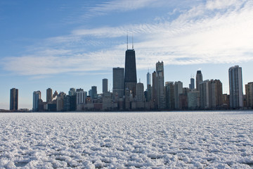 Fototapeta na wymiar Chicago, IL , USA - Feb 8, 2010: The Michigan lake is frozen