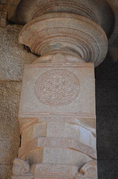 Temple column