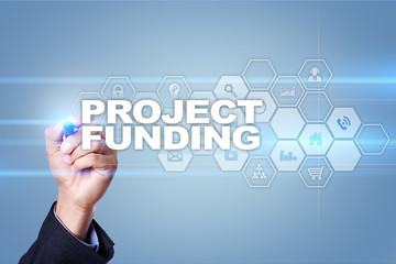 Businessman drawing on virtual screen. project funding concept.