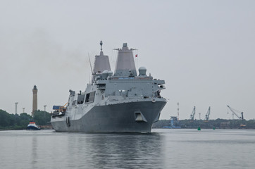 LANDING CRAFT -  An American warship sails out of the harbor © Wojciech Wrzesień