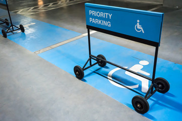 Priority parking sign