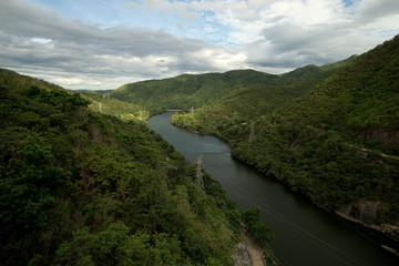Obraz na płótnie Canvas river and mountain