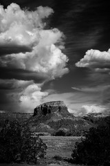 Naklejka premium Mesa Beneath the Clouds