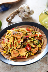 Noodles with chicken and vegetabels