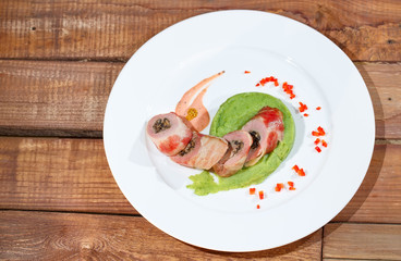 Pork tenderloin with broccoli puree