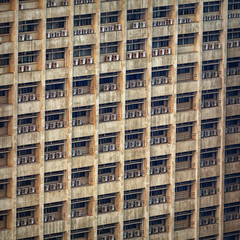 Fototapeta na wymiar Tall apartment building