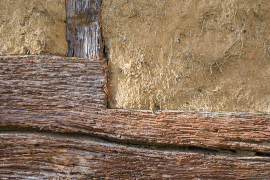 d&eacute;tail d'une maison &agrave; empilage de poutres