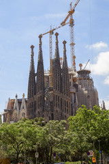 Fototapeta na wymiar Sagrada Familia - знаменитая церковь Гауди 
