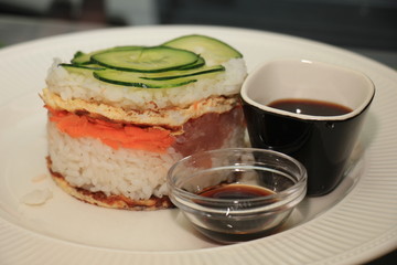 Japanese pressed sushi, Oshizushi