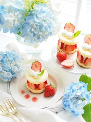 かわいいイチゴケーキ