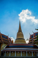 Fototapeta premium Wat Ratchabophit Temple in Bangkok, Thailand