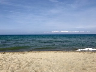 Fototapeta na wymiar Strand im Urlaub am Mittelmeer