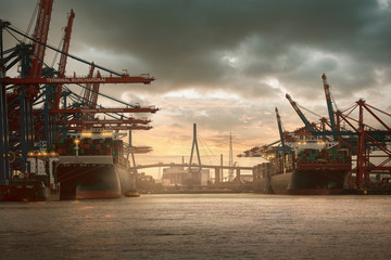 Fototapeta na wymiar Burchardkai Hamburg Hafen