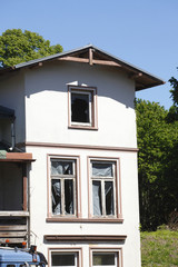 Fototapeta na wymiar abbruchreifes Haus, Villa