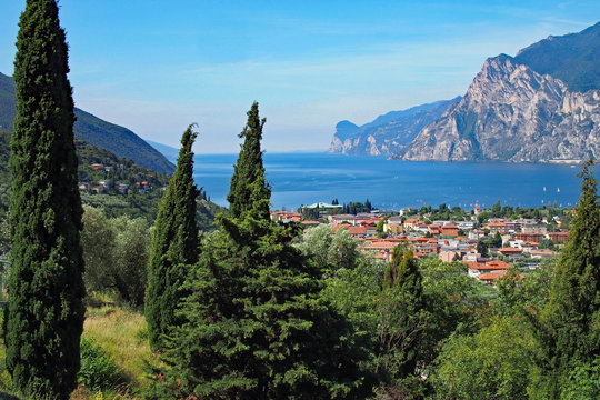 Blick auf den Gardasee oberhalb von Torbole
