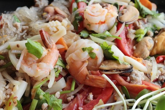 Noodles at shrimp salad spicy is delicious