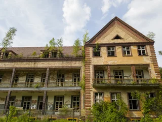 Muurstickers Verlaten ziekenhuis en sanatorium Beelitz Heilstätten bij Berlijn, Duitsland © Mozo Productions