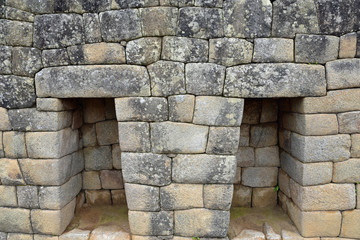 Murs d'une maisons inca au Machu Picchu au Pérou © JFBRUNEAU