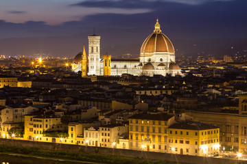 Fototapeta na wymiar Basilica di Santa Maria del Fiore in Florence at night, Italy
