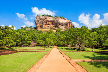 Sigiriya Rock, Sri Lanka - obrazy, fototapety, plakaty