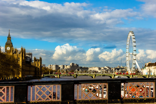 Westminster Bridge mit Big Ben und Eye