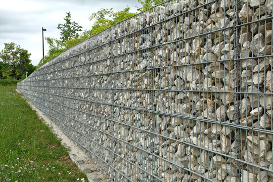 Mur de gabion décoratif d'un espace vert