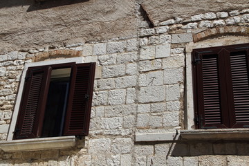 Fototapeta na wymiar zwei Fenster