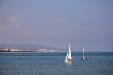 Obraz premium sail boat in the sea