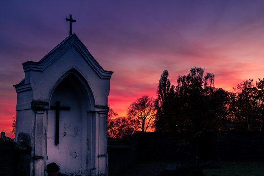 Sonnenuntergang beim Friedhof, Krefeld am Rhein