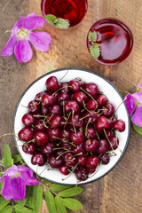 Fresh cherries in bowl