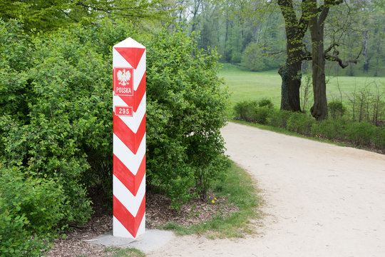 Fototapeta Polish border post