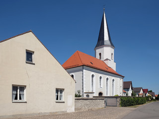 Fototapeta na wymiar Petruskirche in Bachhausen