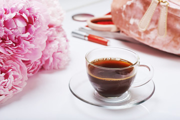 table with feminini items