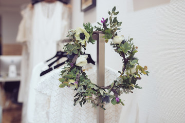 Couronne de fleurs décoration intérieur