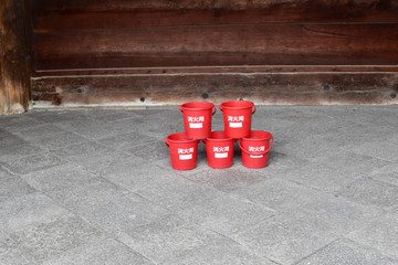 Fototapeta premium 消火用バケツ