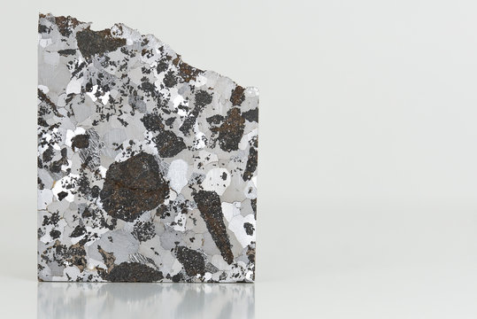 Meteorit Eisenmeteorit NWA 5549 silikatreiches Eisen