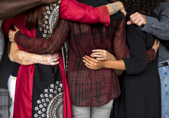 Obraz premium Group of people huddle together